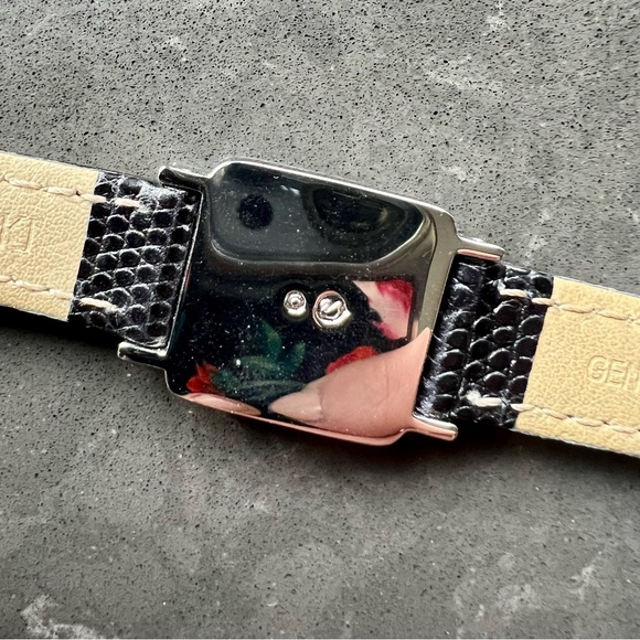 SWAROVSKI LEATHER AND CRYSTAL BRACELET - New in box - Picture 6 of 8